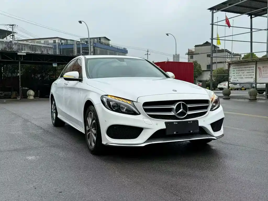 Mercedes-Benz C-Class — миниатюра 3