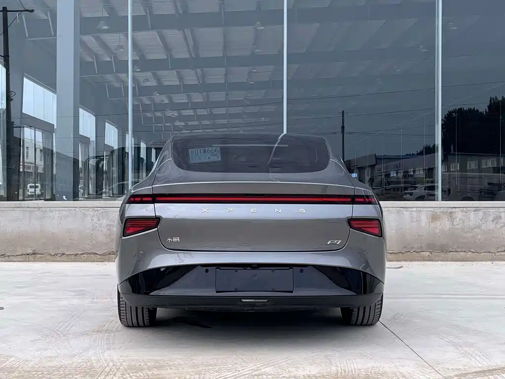 XPeng P7 — миниатюра 8