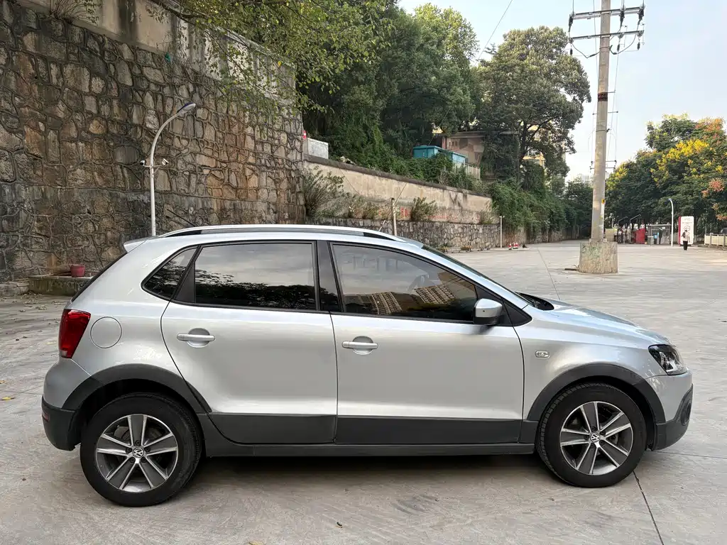 Volkswagen Polo — миниатюра 6