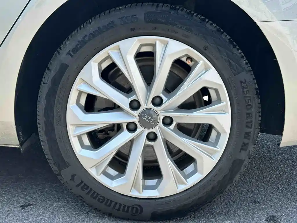 Audi A4L — миниатюра 7