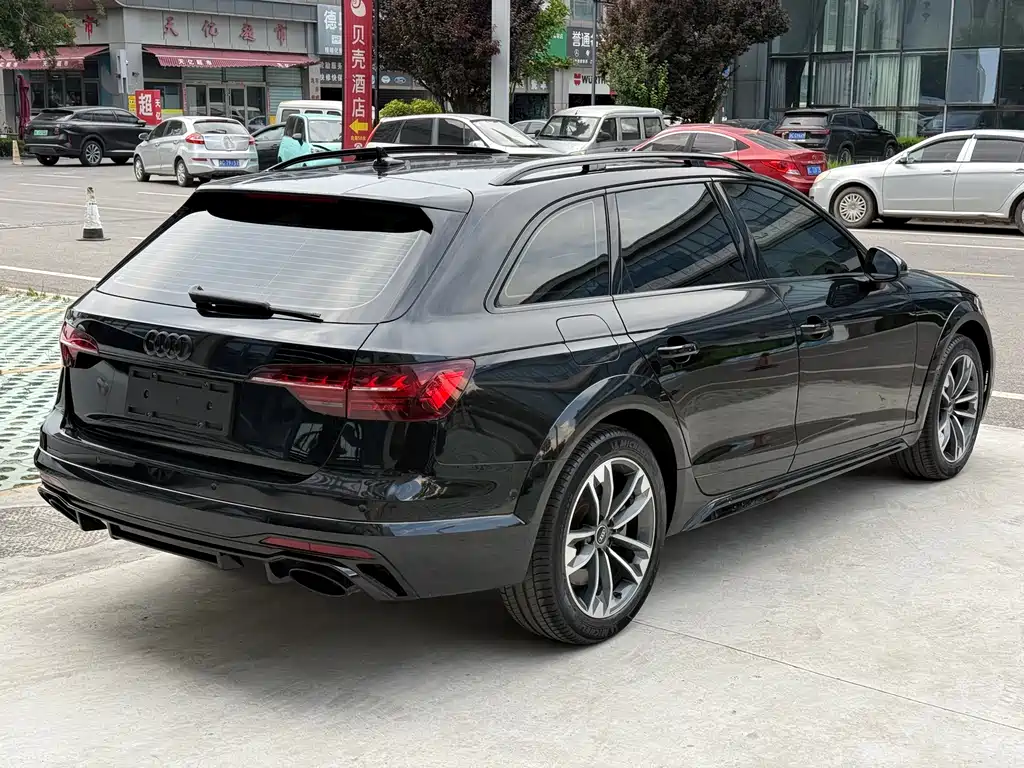 Audi A4 2021 allroad quattro