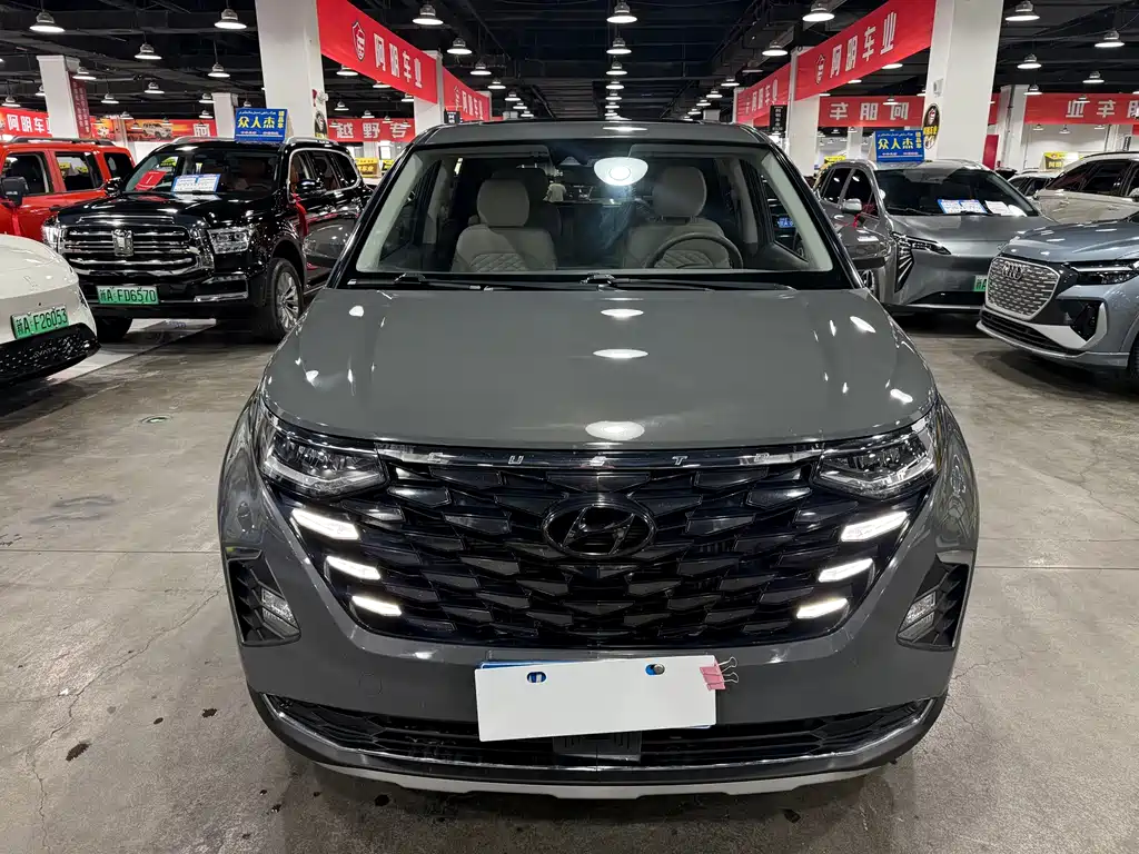 Hyundai Custo