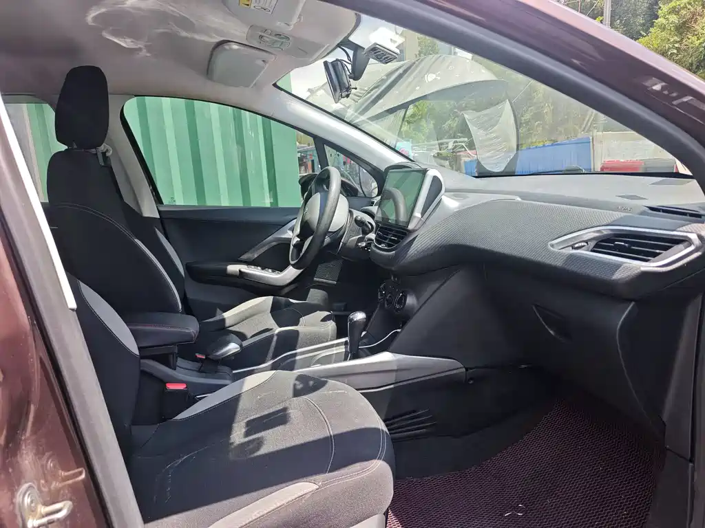 Peugeot 2008 — миниатюра 4