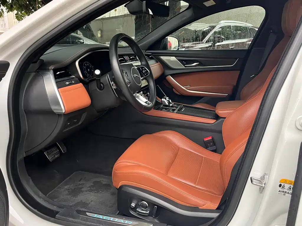 Jaguar XFL 2024 2.0T P300 Flagship Sport