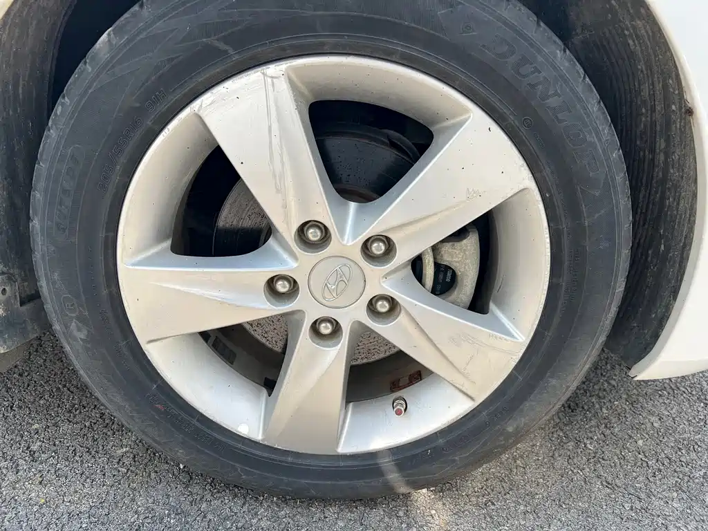 Hyundai Elantra Langdong — миниатюра 11