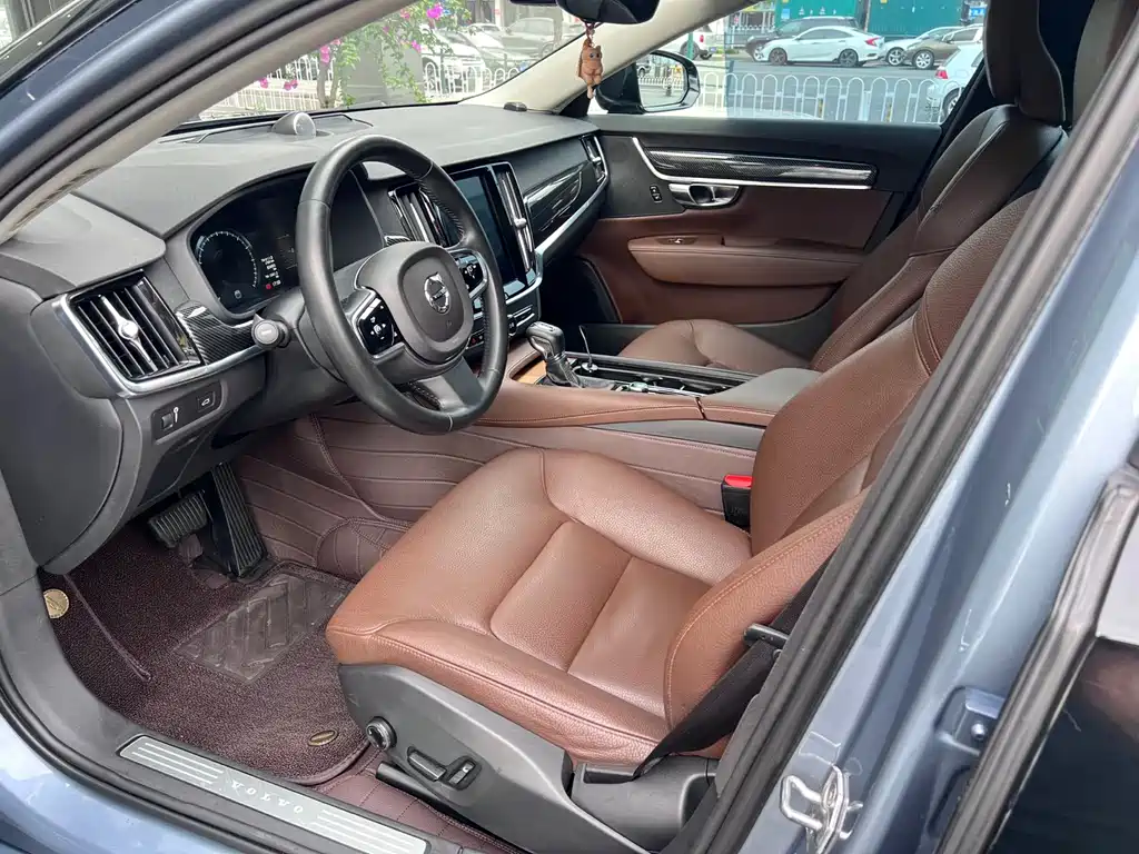 Volvo S90 2019 T5