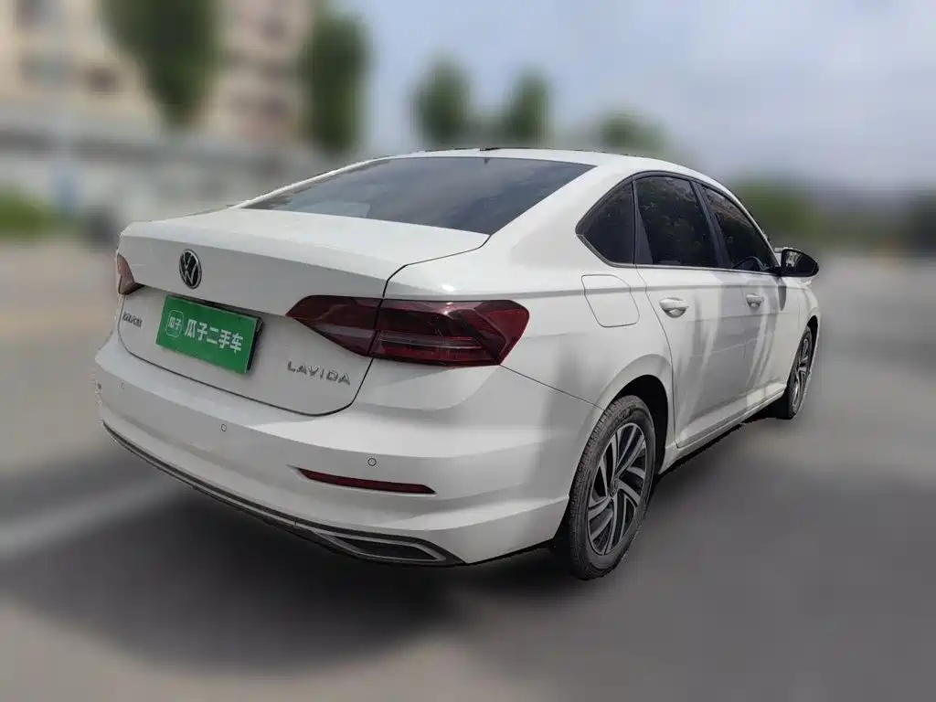 Volkswagen Lavida — миниатюра 4