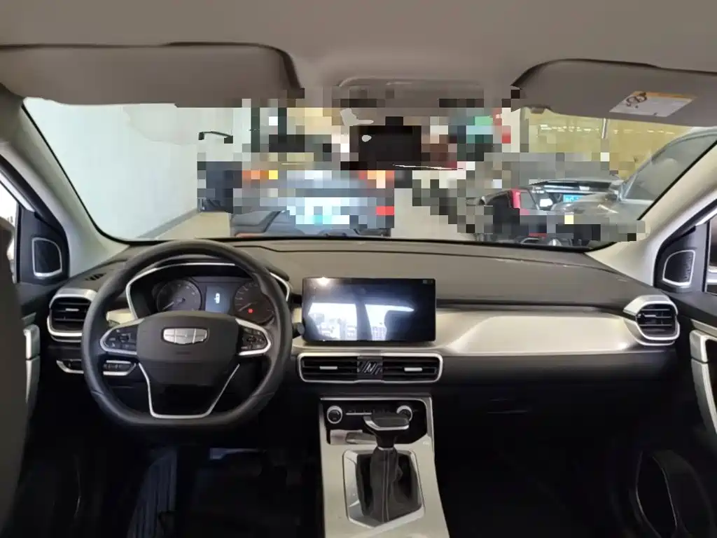 Geely Binyue — миниатюра 10
