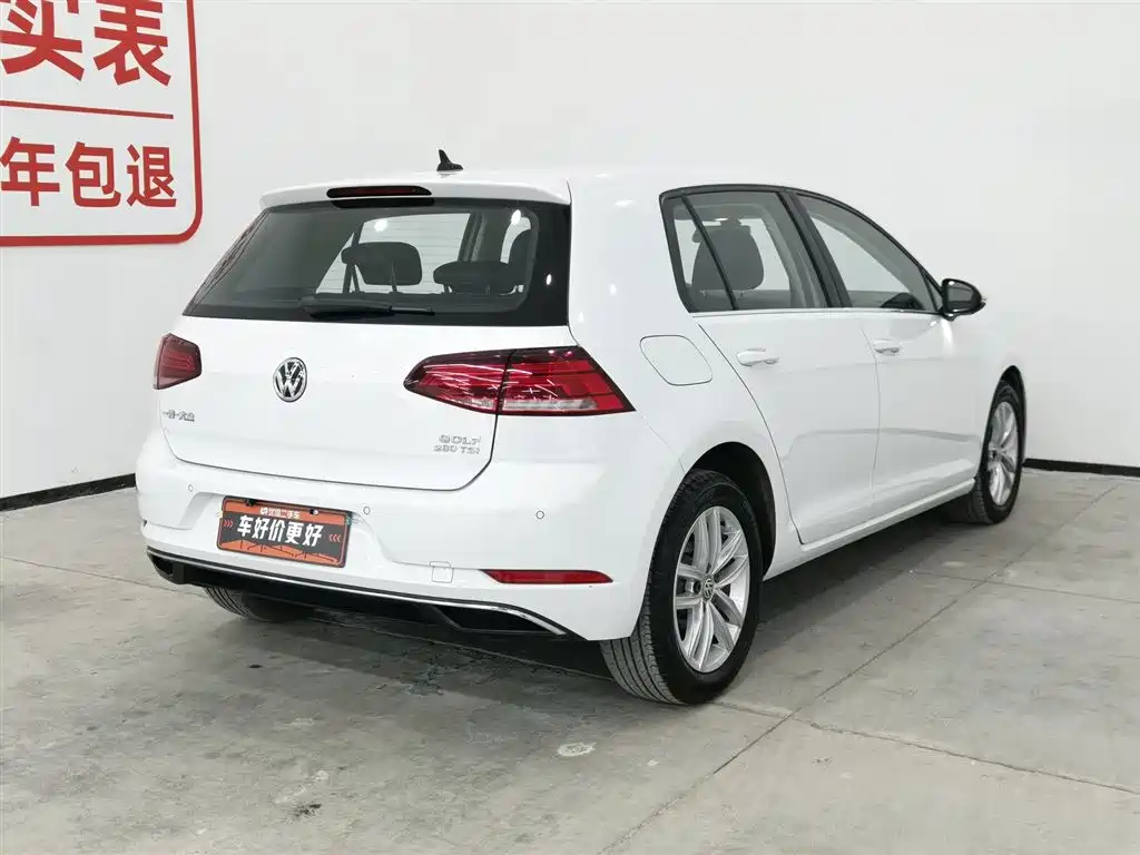 VOLKSWAGEN GOLF