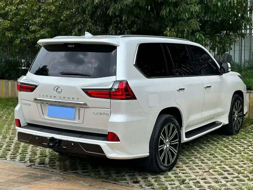 Lexus LX — миниатюра 3