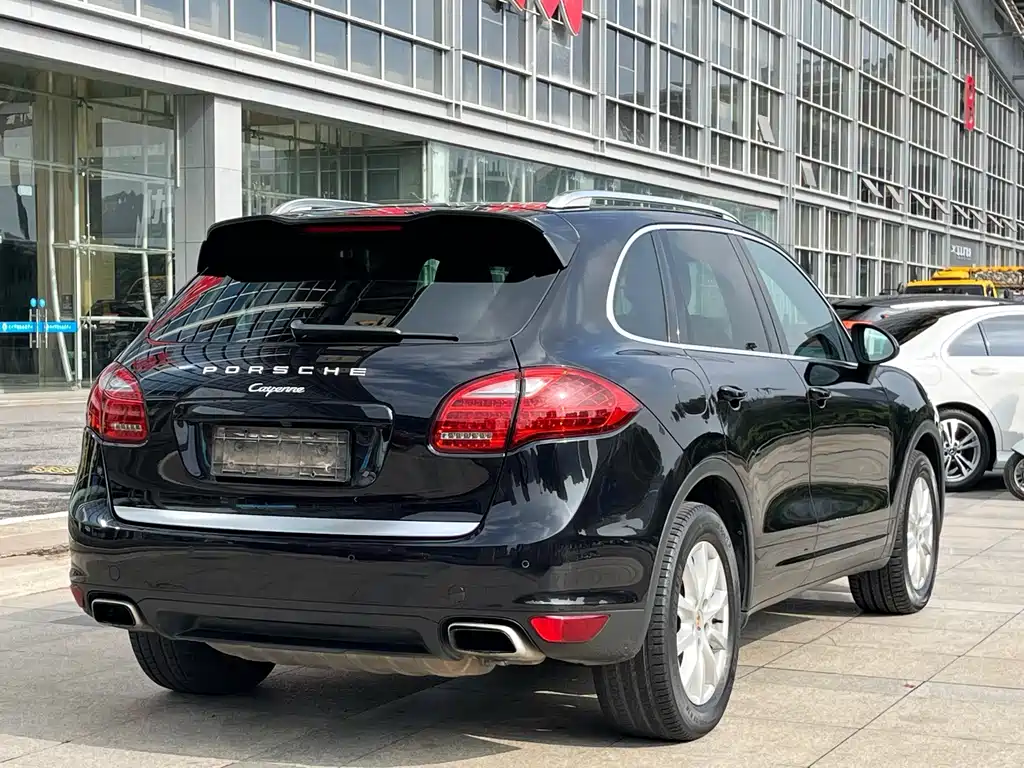 Porsche Cayenne — миниатюра 6