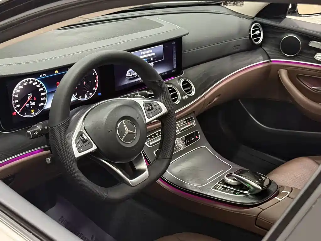 Mercedes-Benz E-Class — миниатюра 8