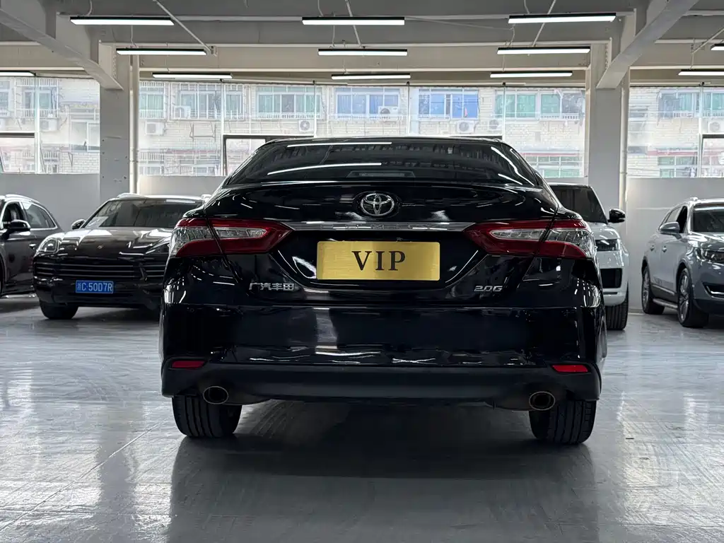 Toyota Camry 2019 2.0G Luxury V