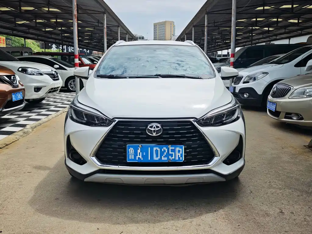 Toyota Yaris L — миниатюра 2