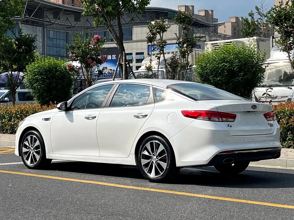 Kia K5 — миниатюра 4