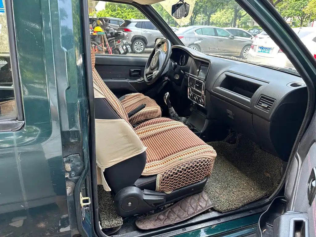Isuzu Pickup — миниатюра 10