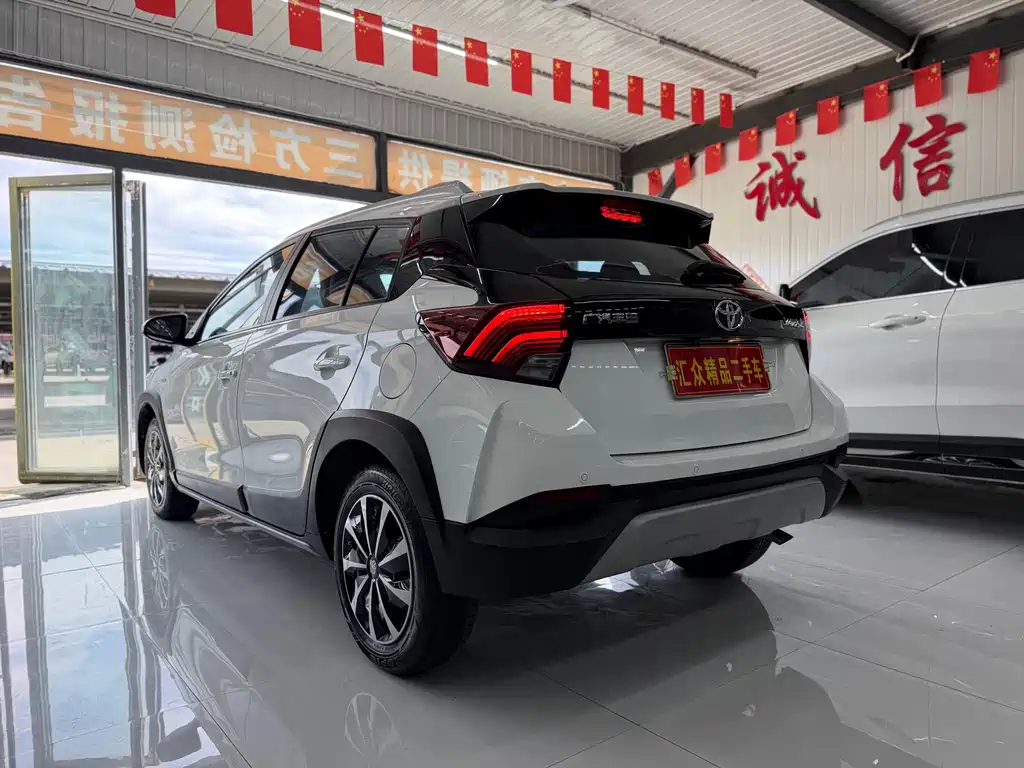 Toyota Yaris L — миниатюра 4