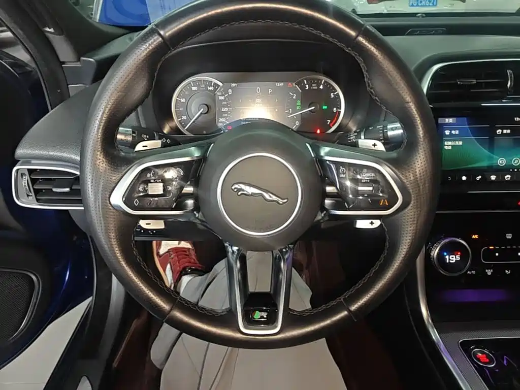 Jaguar XEL — миниатюра 11