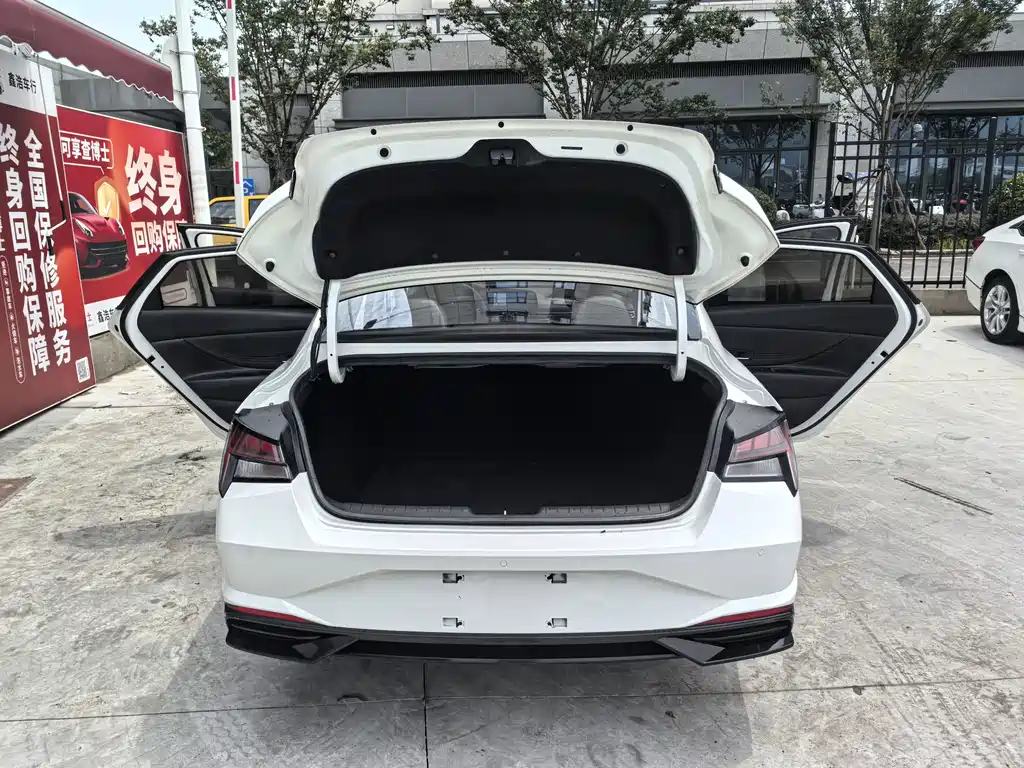 Hyundai Elantra — миниатюра 7