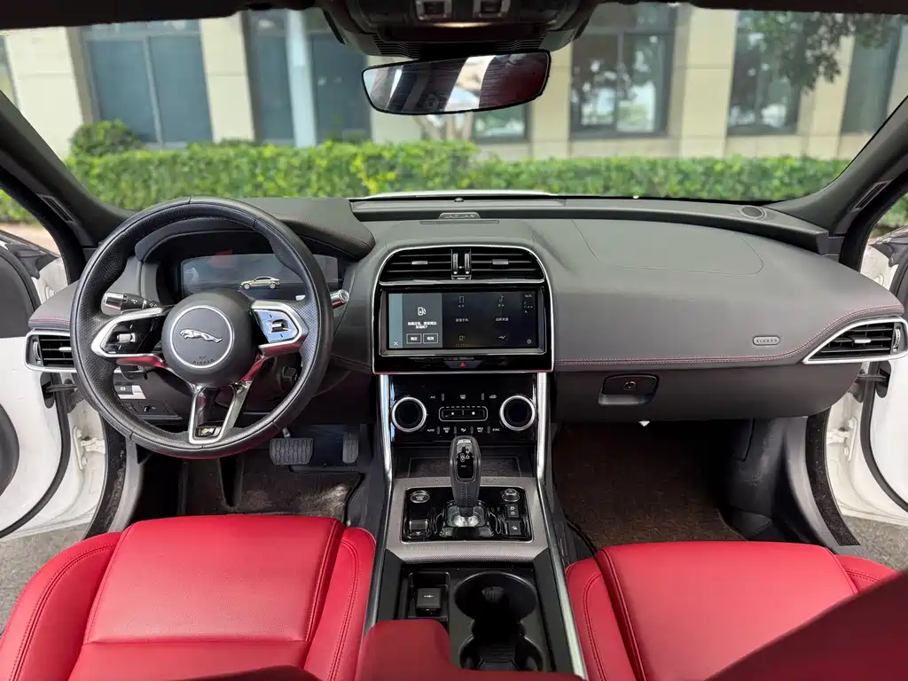 Jaguar XEL — миниатюра 6