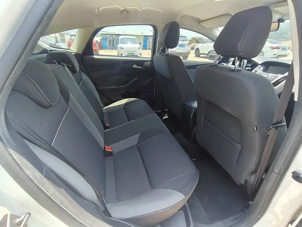Ford Focus Hatchback 1.6L Auto Comfort Type, фото 9