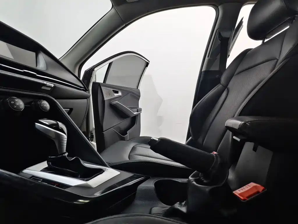 Changan CS15 — миниатюра 12