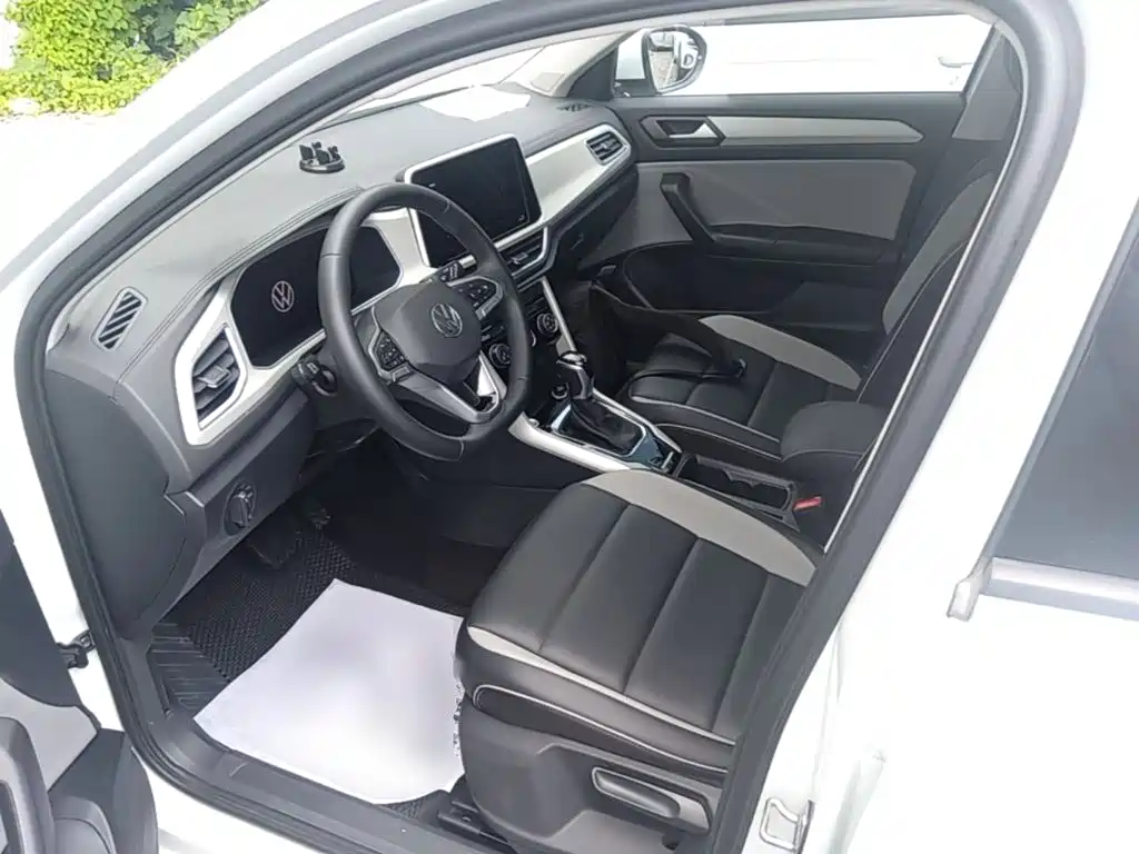 Volkswagen T-Roc — миниатюра 15