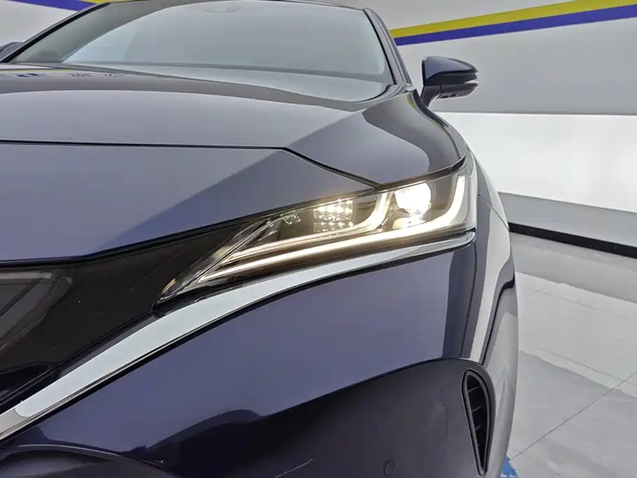 Toyota Harrier — миниатюра 5