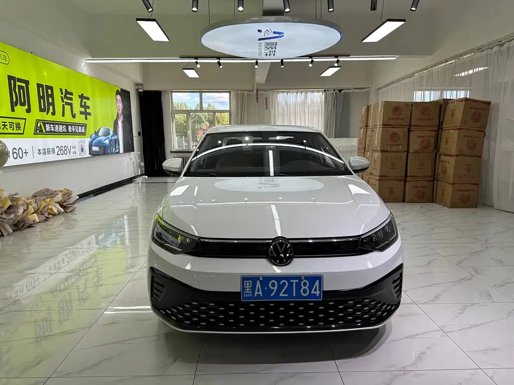 Volkswagen Lavida — миниатюра 2