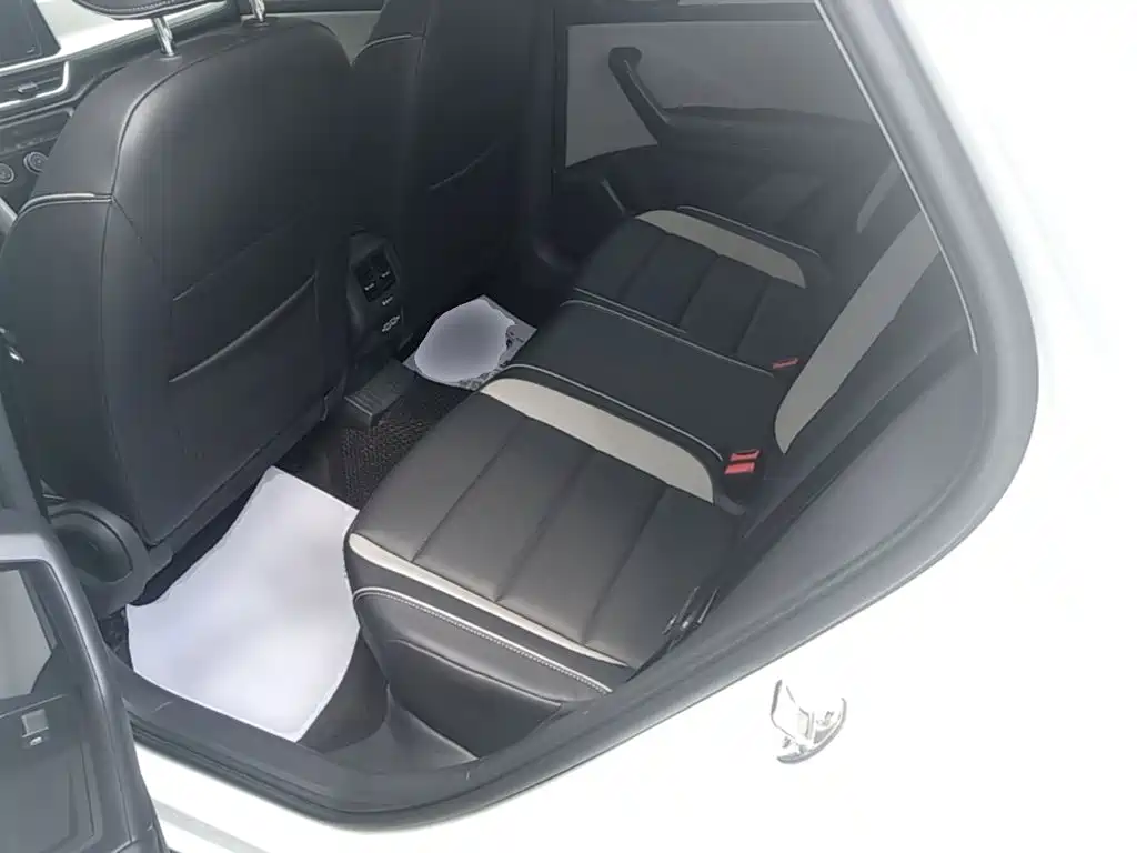 Volkswagen T-Roc — миниатюра 17