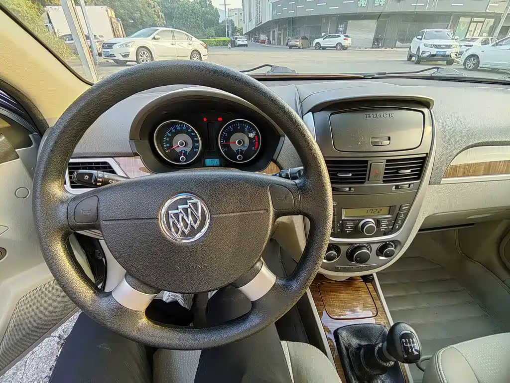 Buick Excelle — миниатюра 10
