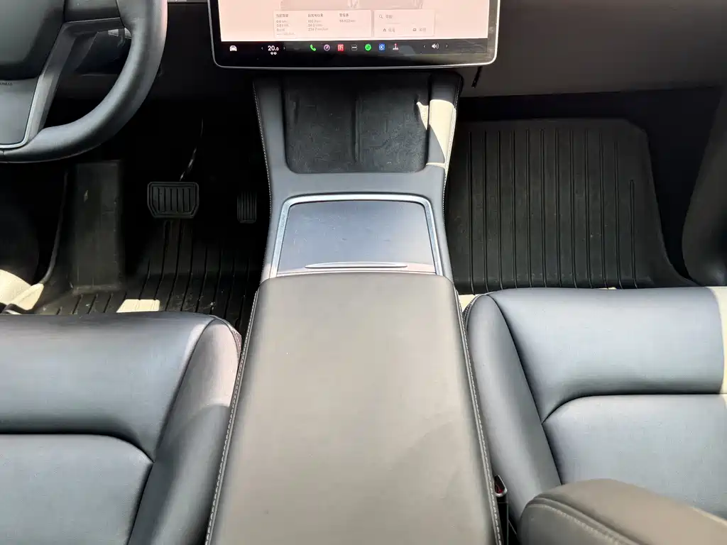 Tesla Model Y — миниатюра 14