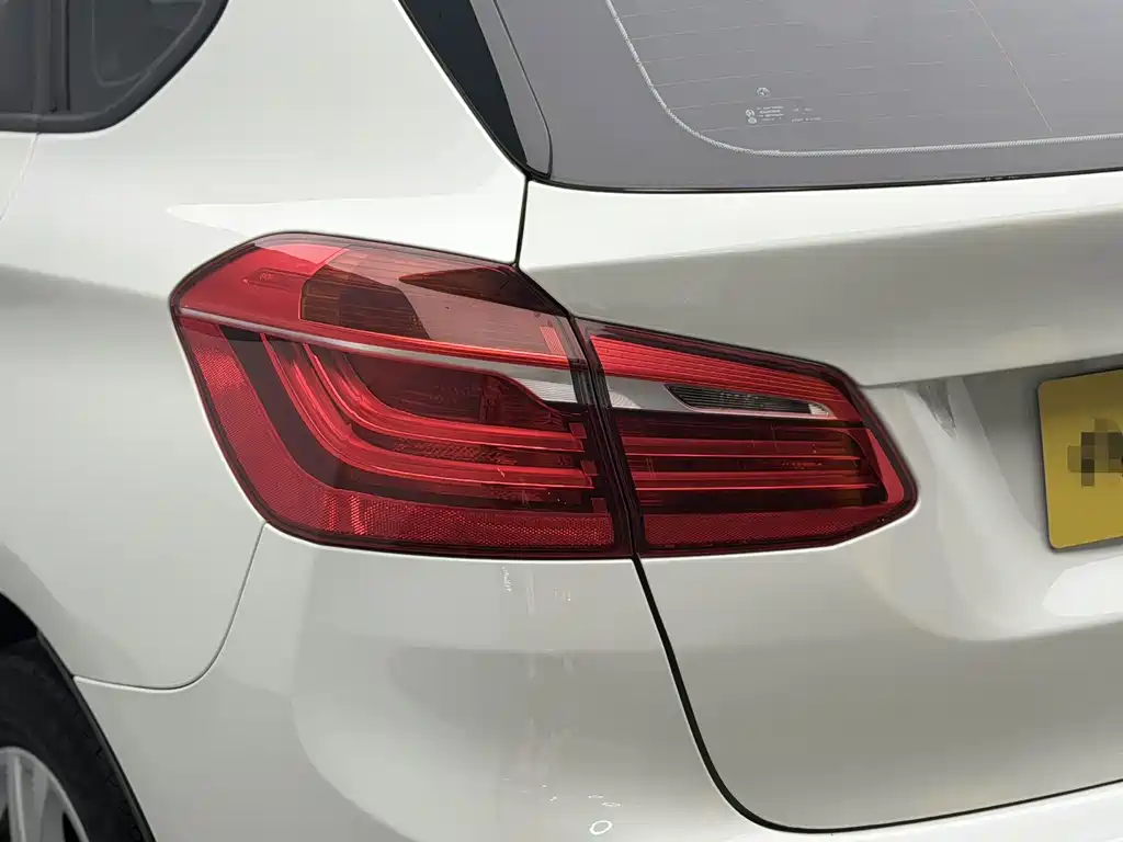 BMW 2 Series Active Tourer — миниатюра 7