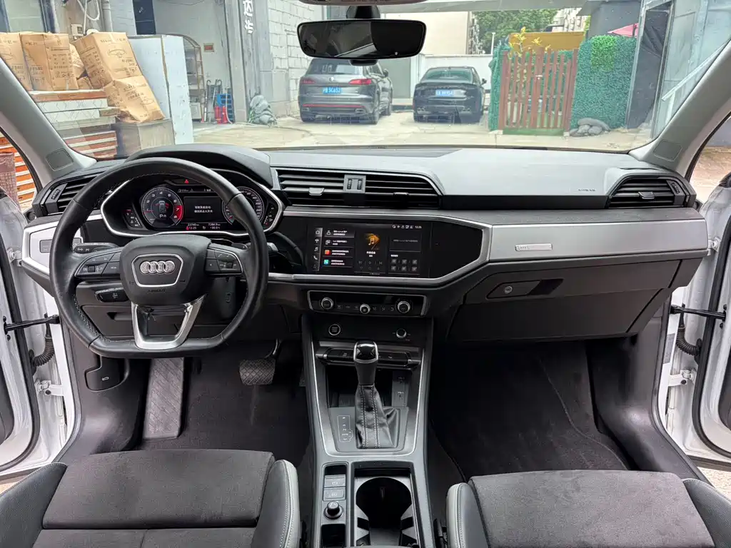 Audi Q3 — миниатюра 12
