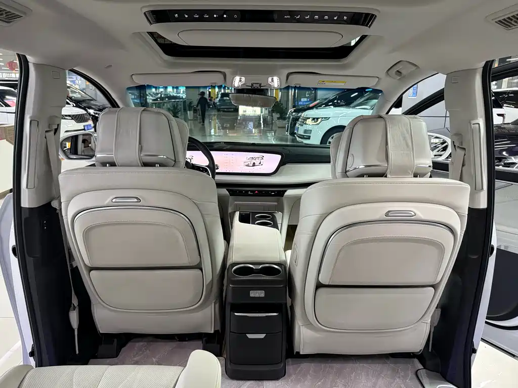 Buick GL8 Hybrid — миниатюра 12