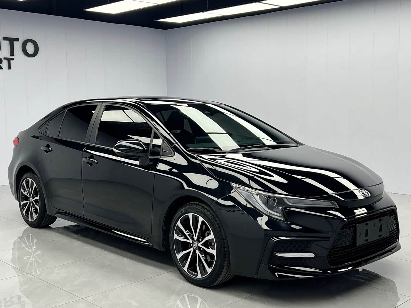 Toyota Levin 1.2 л 2022 г. Чёрный, пробег 29000 км