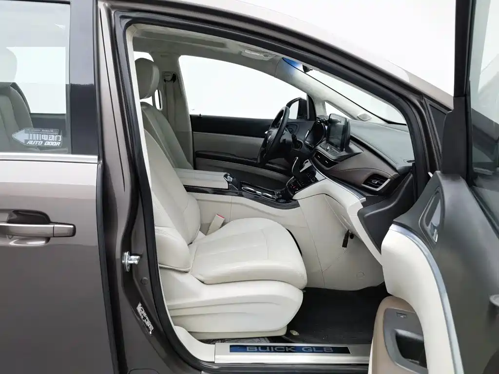Buick GL8 — миниатюра 23