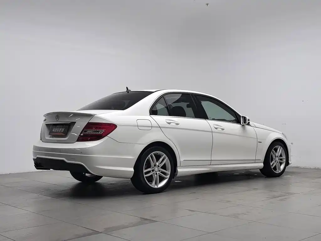 Mercedes-Benz C-Class — миниатюра 2