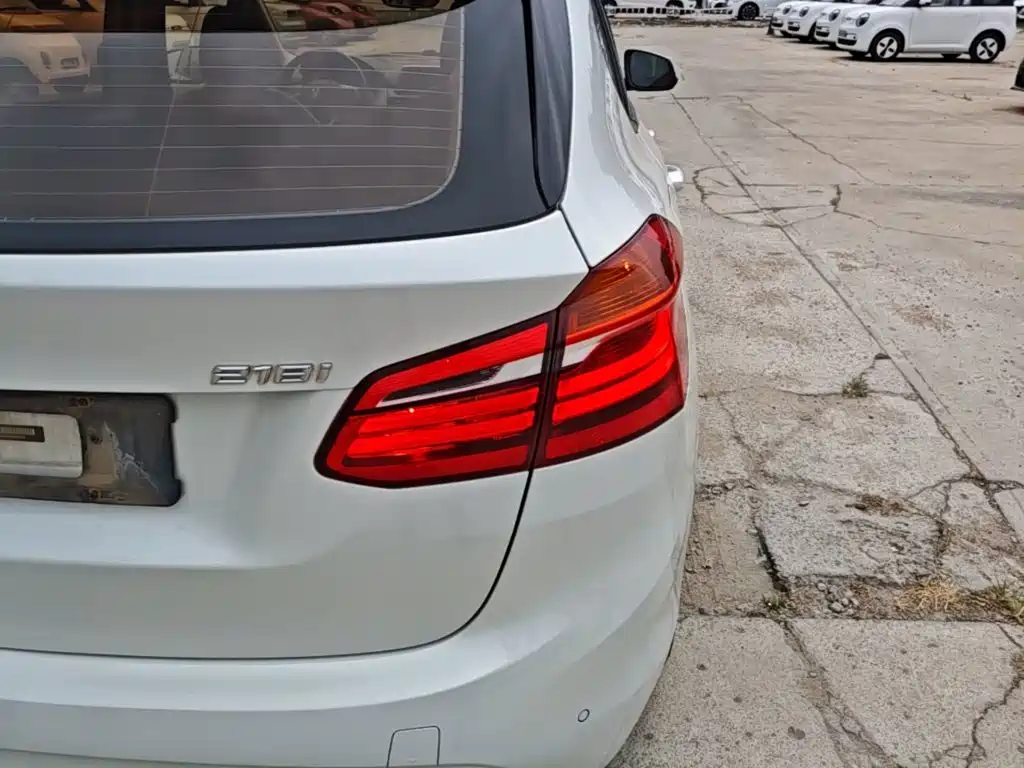 BMW 2 Series Active Tourer — миниатюра 8
