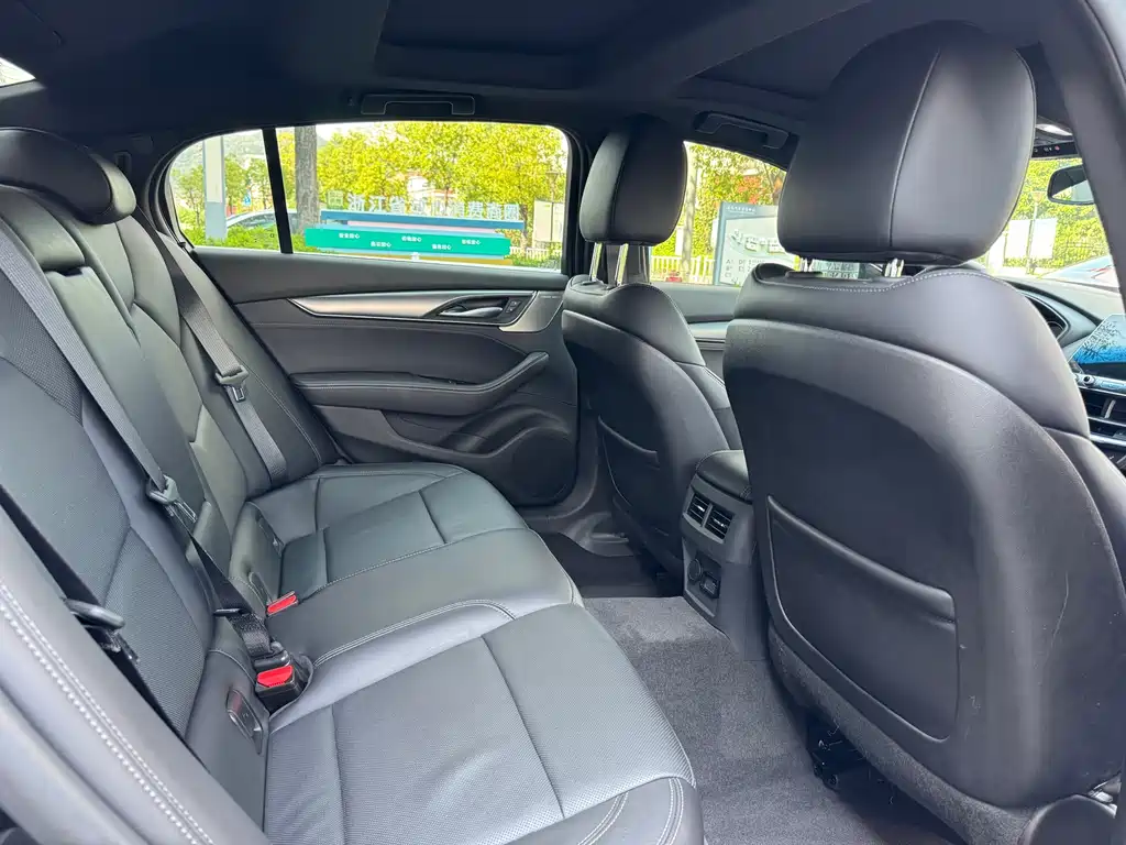 Cadillac CT5 — миниатюра 12