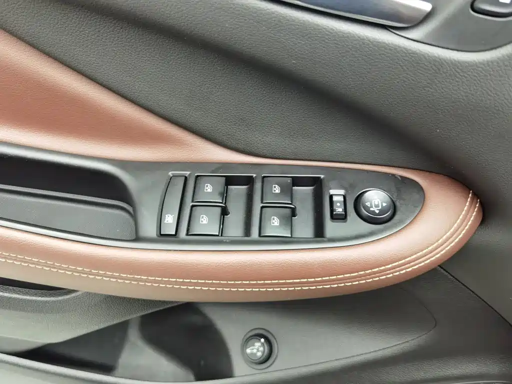 Buick Envision Plus — миниатюра 9