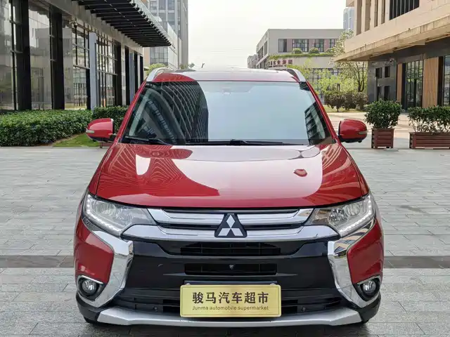 MITSUBISHI OUTLANDER 2018