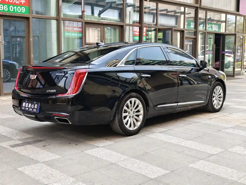 CADILLAC XTS