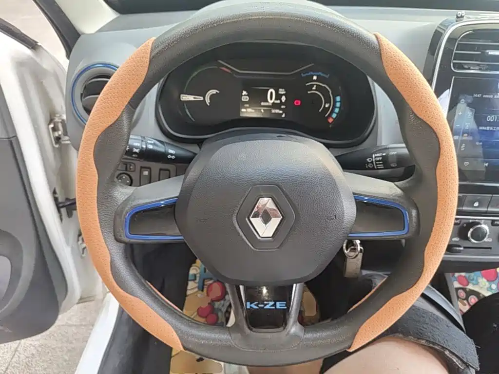 Renault City K-ZE — миниатюра 11