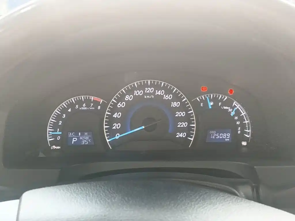 Toyota Camry — миниатюра 12