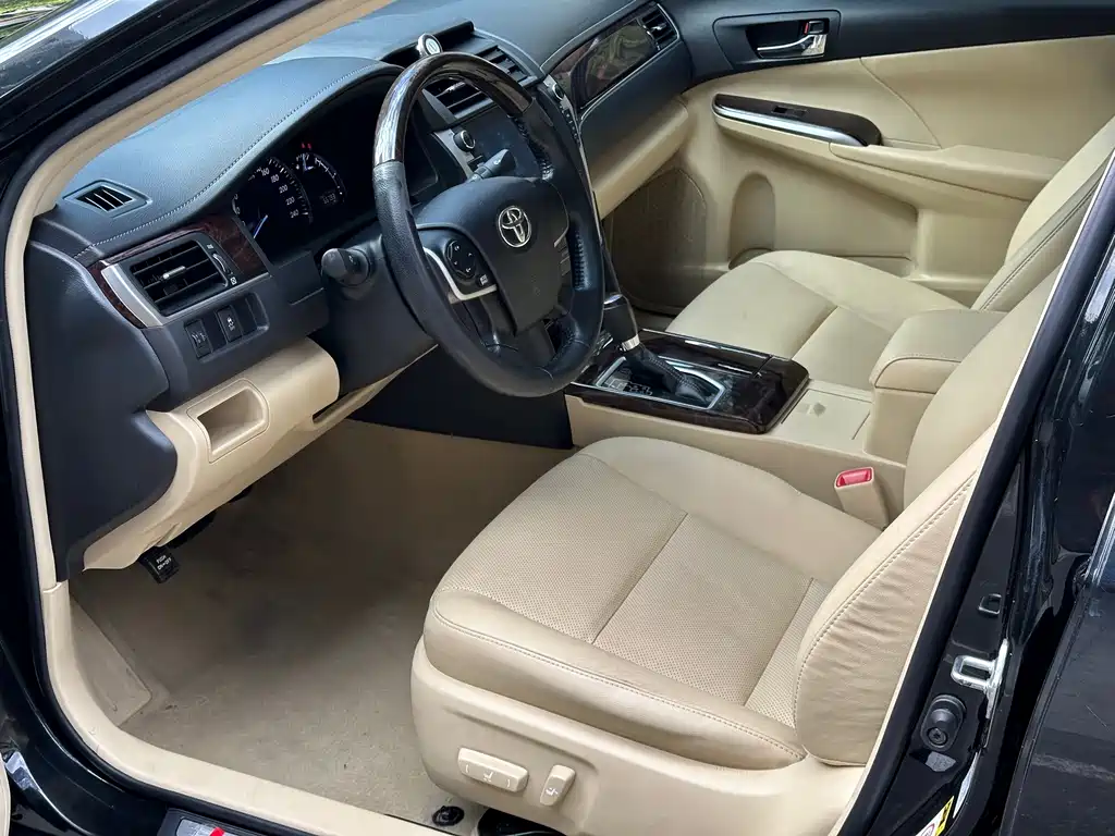 Toyota Camry — миниатюра 7