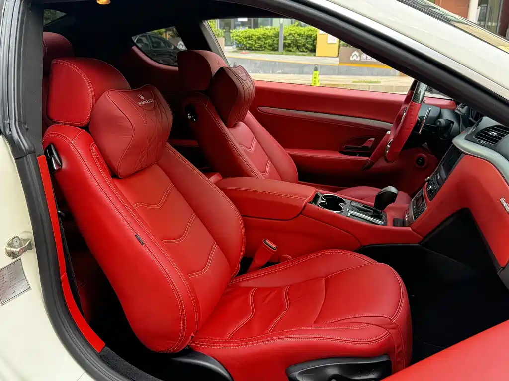 MASERATI GRANTURISMO