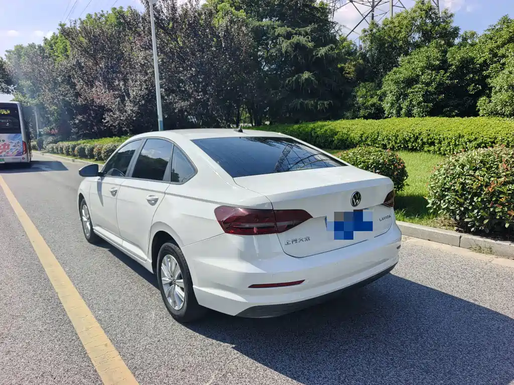 Volkswagen Lavida — миниатюра 6