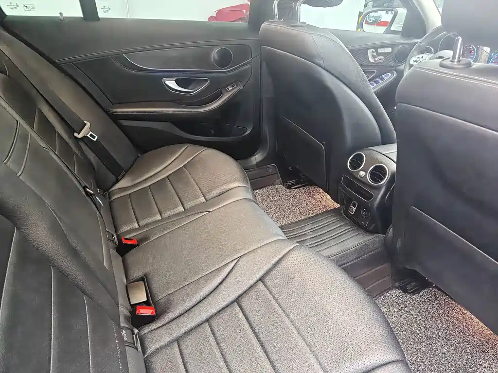 Mercedes-Benz C-Class — миниатюра 9