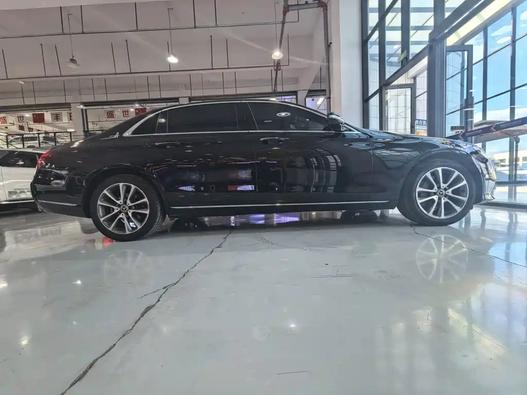 Mercedes-Benz E-Class — миниатюра 28
